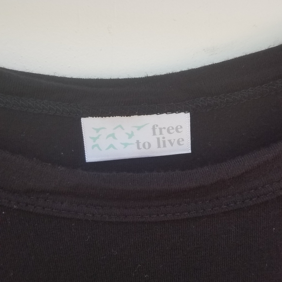 Free to live large black top - Picture 5 of 5